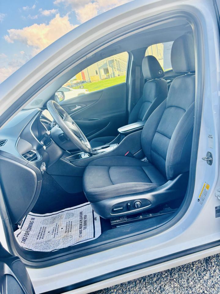 Chevrolet Malibu 4dr Sdn LT 2021