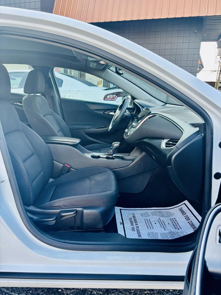 Chevrolet Malibu 4dr Sdn LT 2021