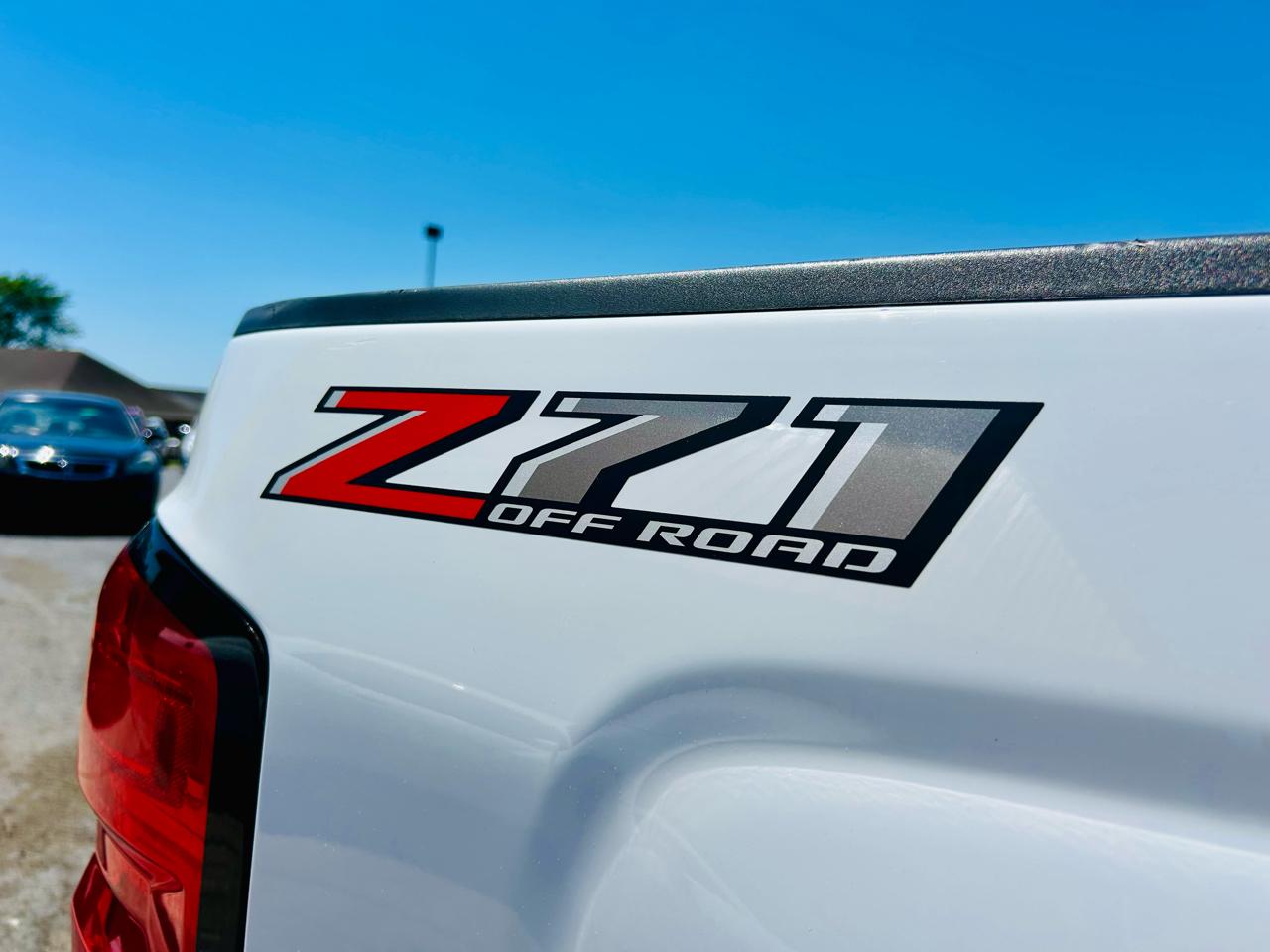 Chevrolet Silverado 1500 4WD Crew Cab 143.5" LT w/2LT 2018
