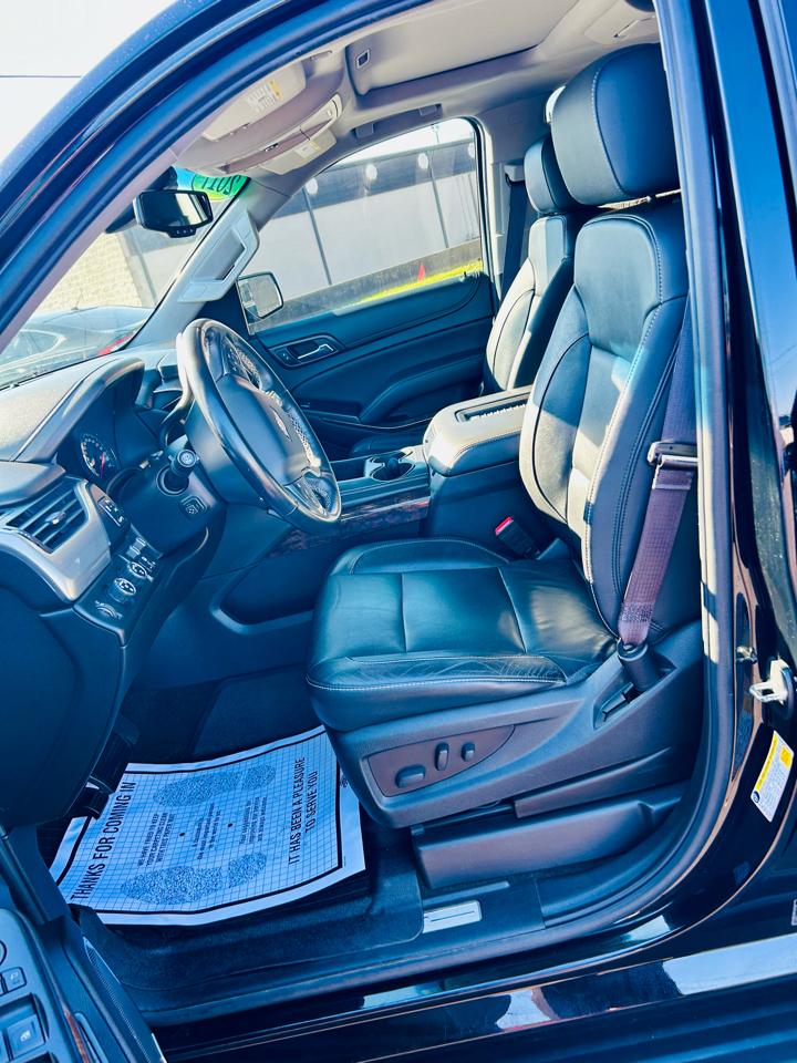 Chevrolet Suburban 4WD 4dr 1500 LT 2017