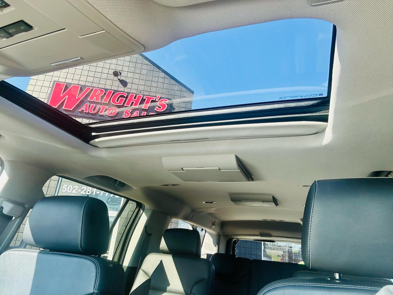 Chevrolet Suburban 4WD 4dr 1500 LT 2017