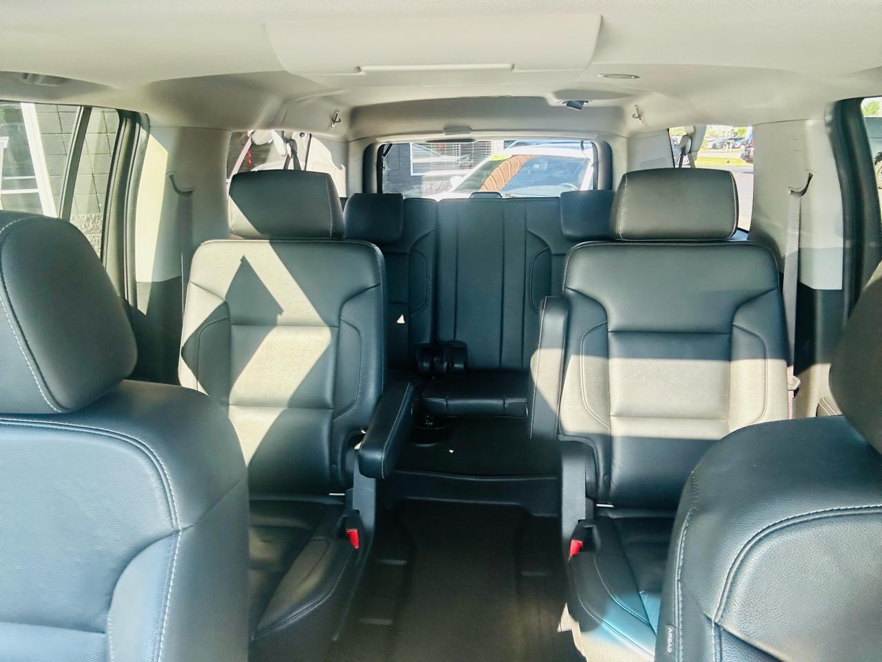 Chevrolet Suburban 4WD 4dr 1500 LT 2017