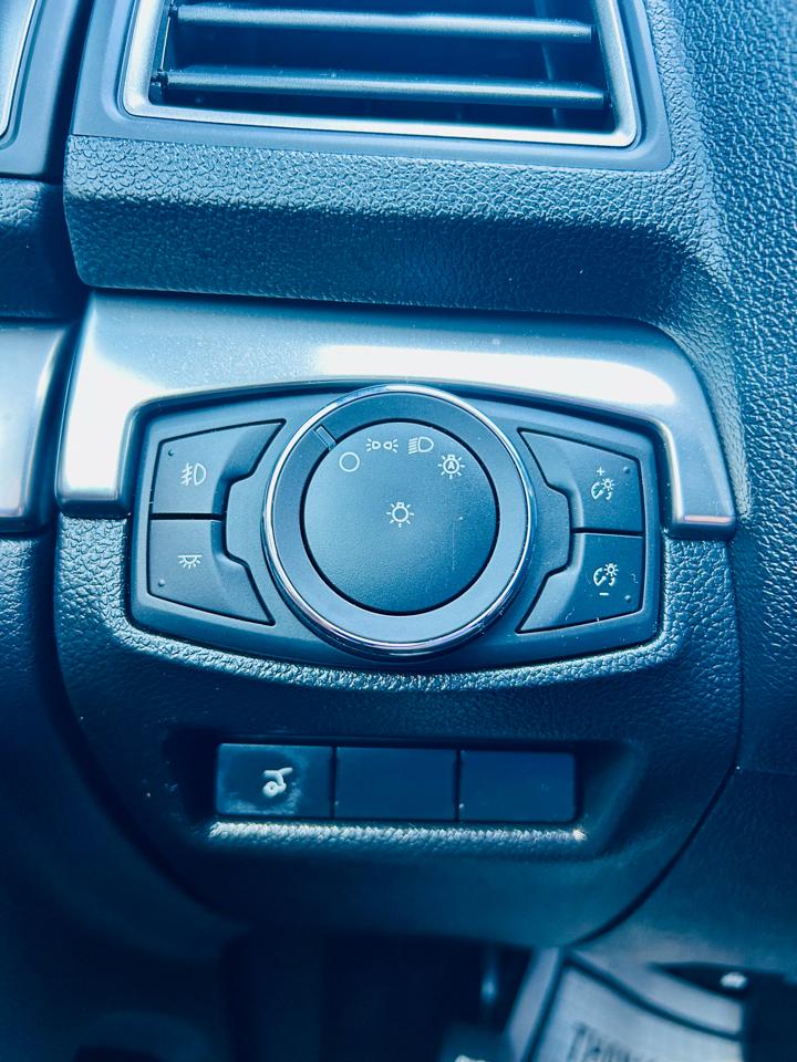 Ford Explorer XLT FWD 2019