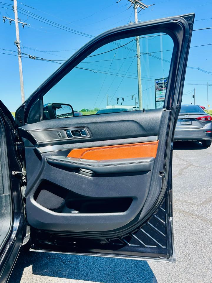 Ford Explorer XLT FWD 2019