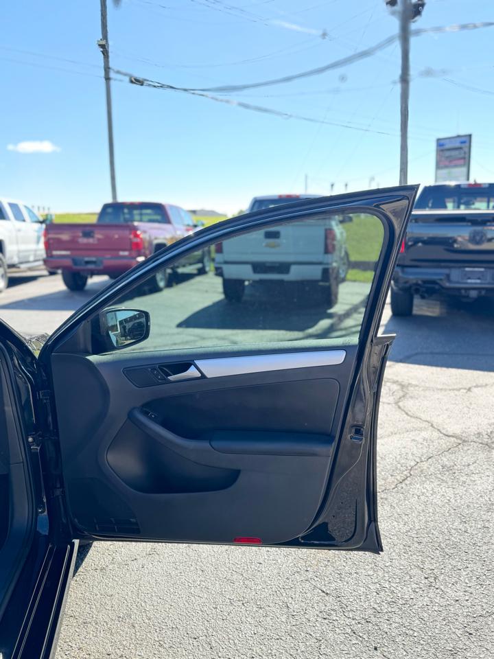 Volkswagen Jetta Sedan 4dr Auto SE 2014