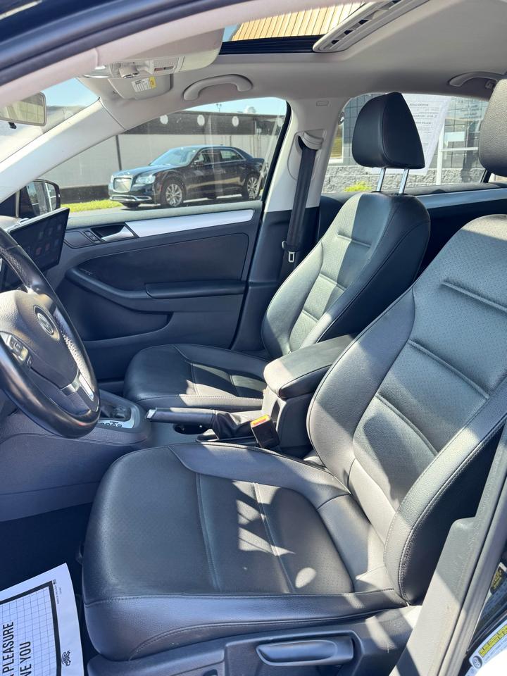 Volkswagen Jetta Sedan 4dr Auto SE 2014