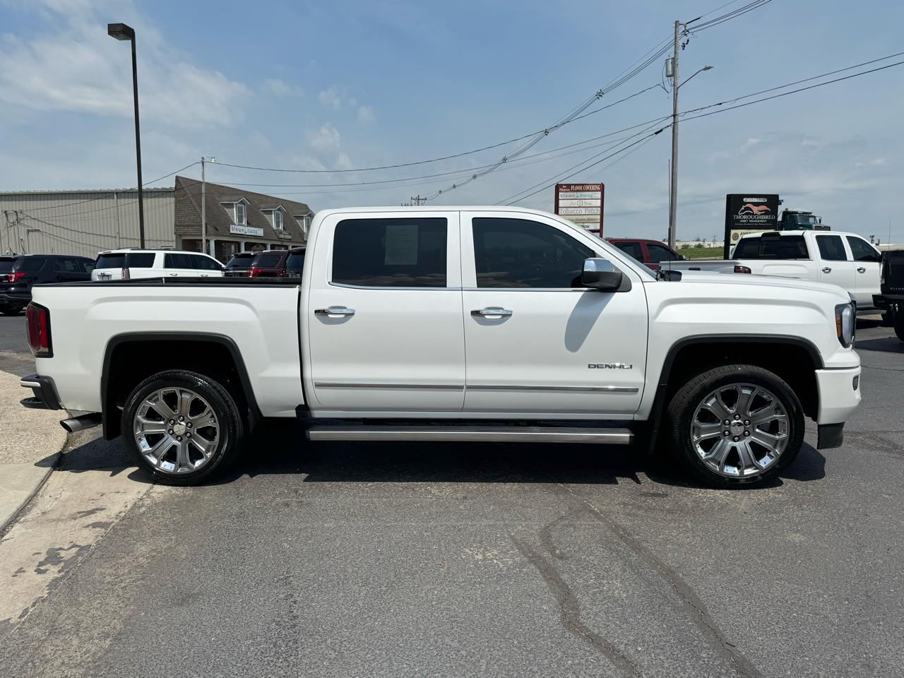 GMC Sierra 1500 4WD Crew Cab 143.5" Denali 2018