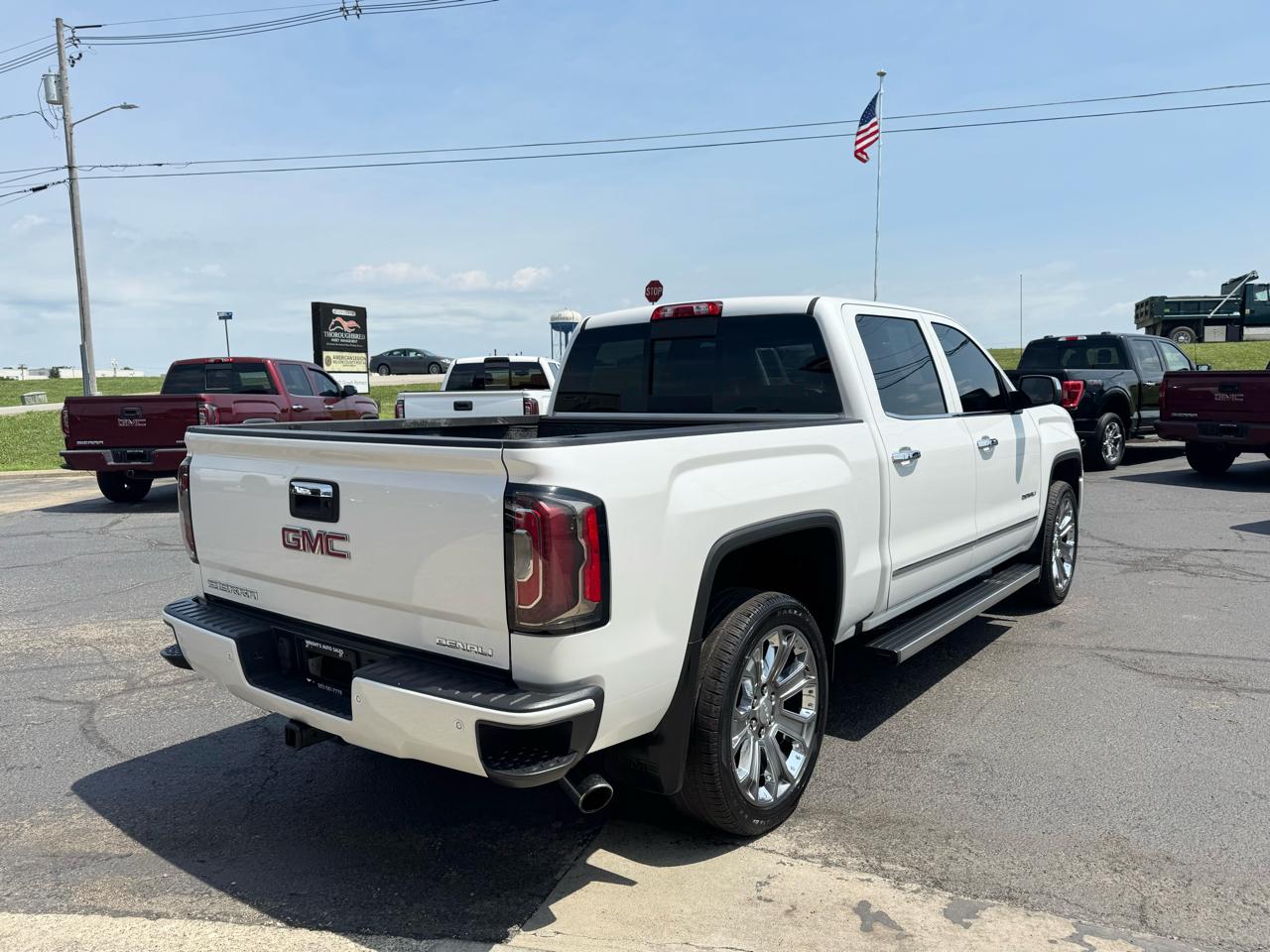 GMC Sierra 1500 4WD Crew Cab 143.5" Denali 2018