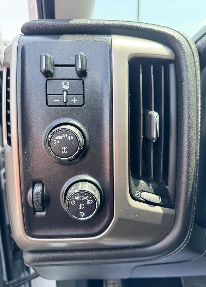 GMC Sierra 1500 4WD Crew Cab 143.5" Denali 2018