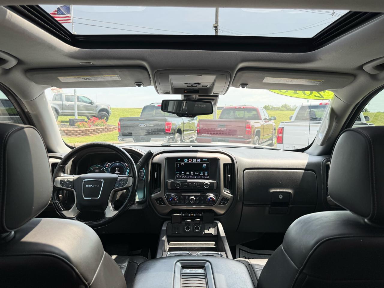 GMC Sierra 1500 4WD Crew Cab 143.5" Denali 2018