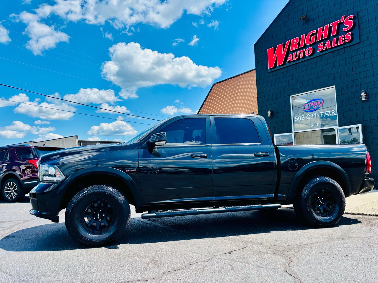 RAM 1500 Night 4x4 Crew Cab 5'7" Box *Ltd Avail* 2018