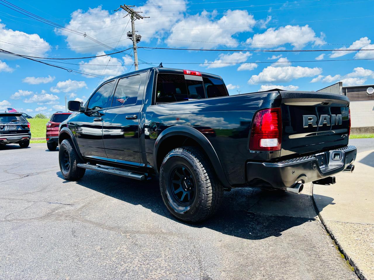 RAM 1500 Night 4x4 Crew Cab 5'7" Box *Ltd Avail* 2018