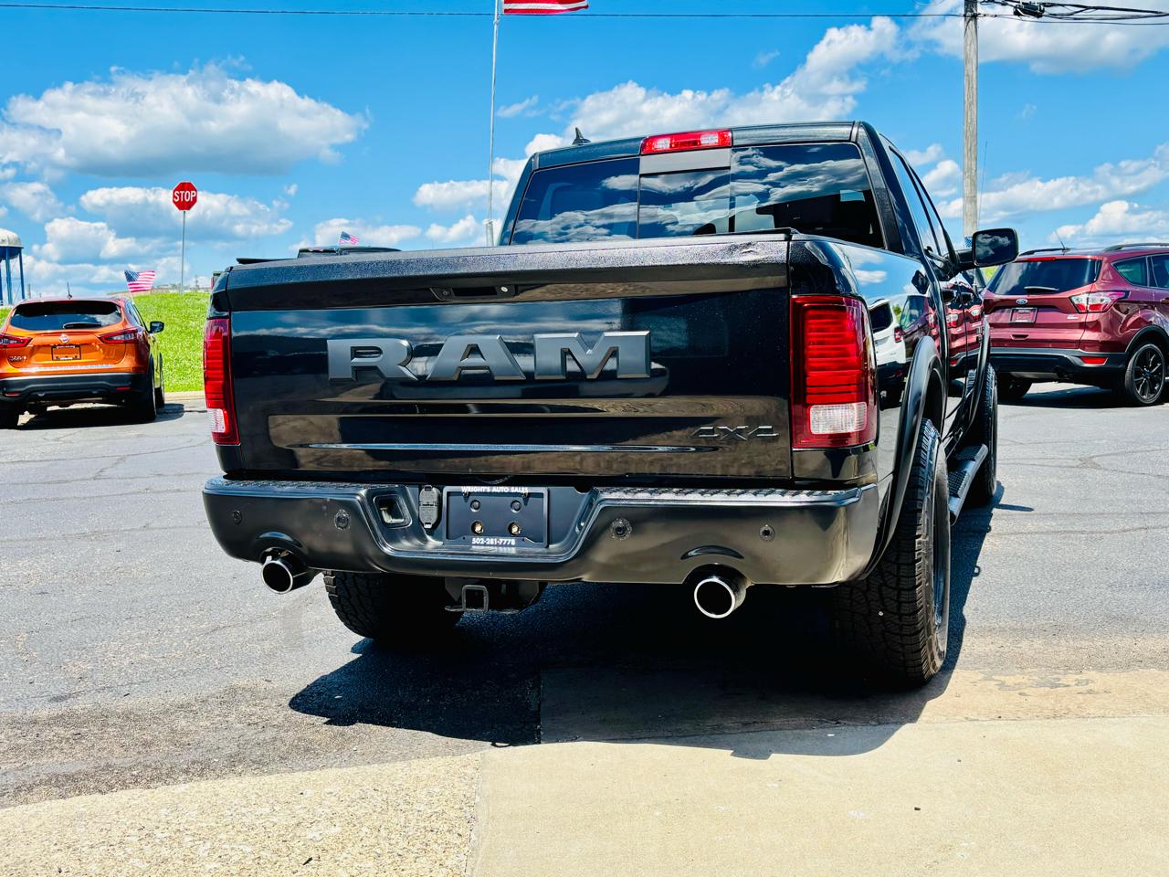 RAM 1500 Night 4x4 Crew Cab 5'7" Box *Ltd Avail* 2018