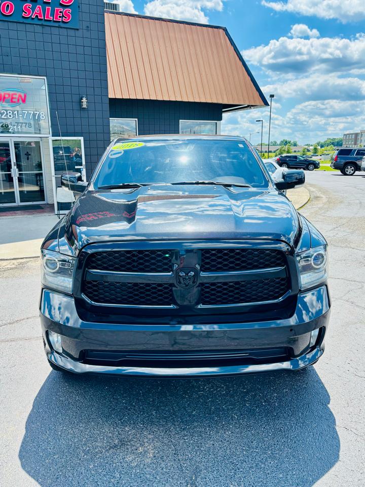 RAM 1500 Night 4x4 Crew Cab 5'7" Box *Ltd Avail* 2018