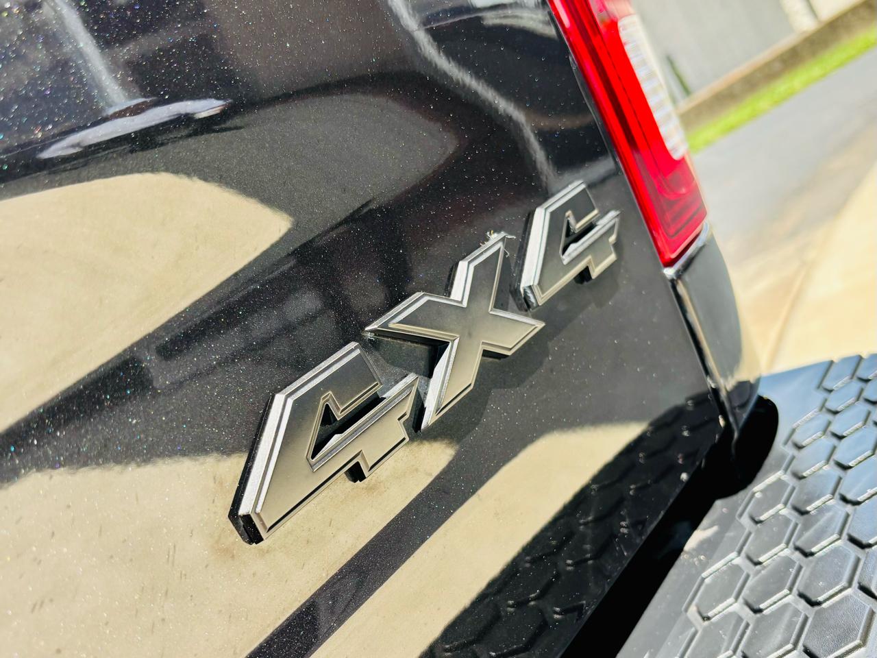 RAM 1500 Night 4x4 Crew Cab 5'7" Box *Ltd Avail* 2018