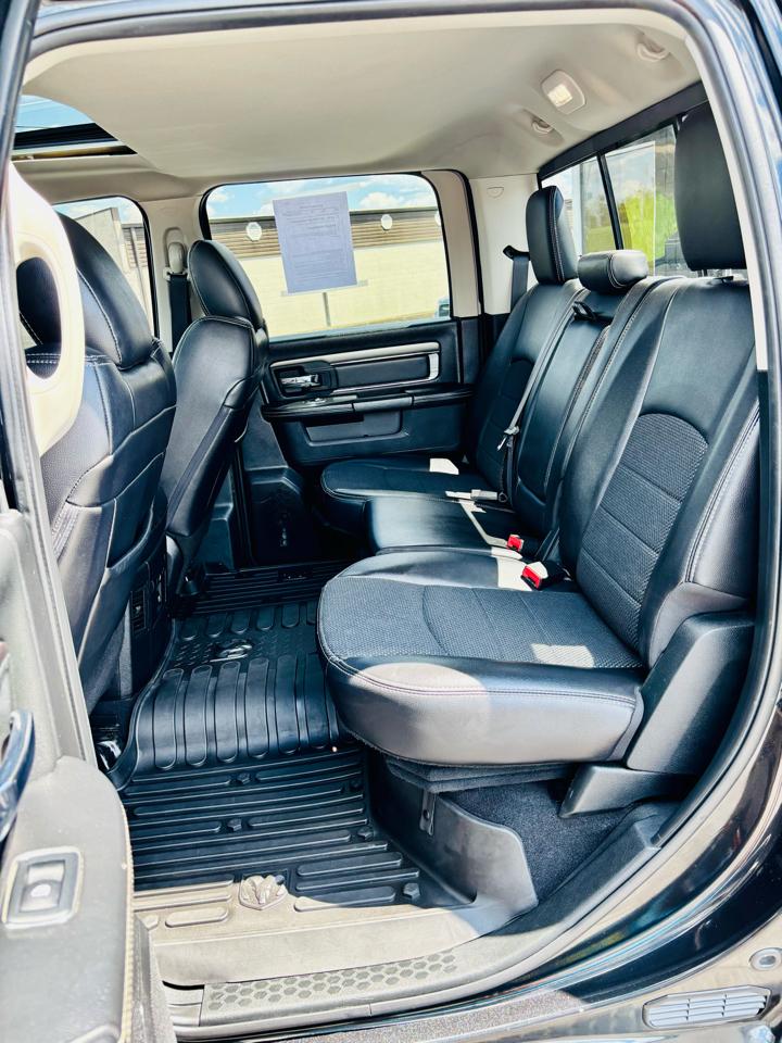 RAM 1500 Night 4x4 Crew Cab 5'7" Box *Ltd Avail* 2018