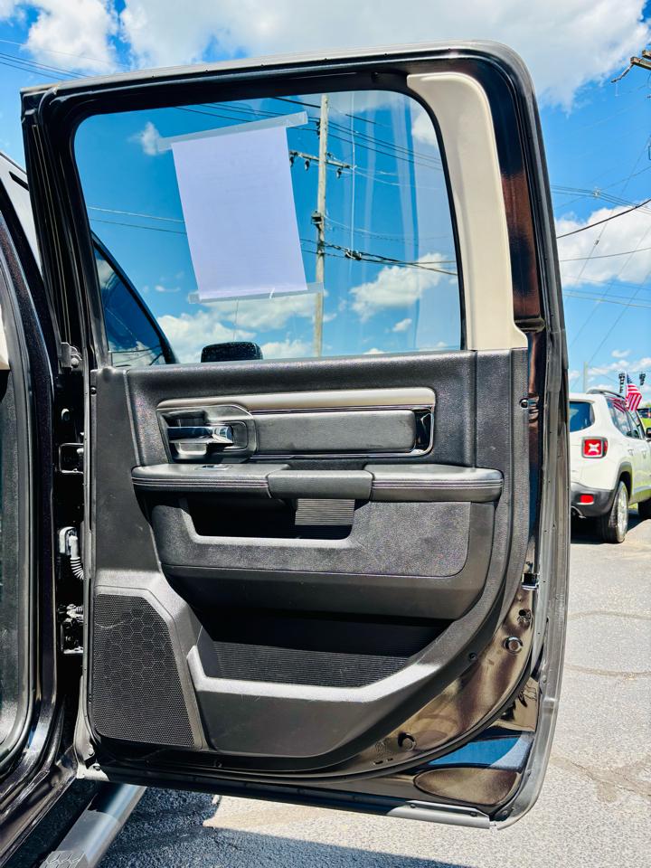 RAM 1500 Night 4x4 Crew Cab 5'7" Box *Ltd Avail* 2018
