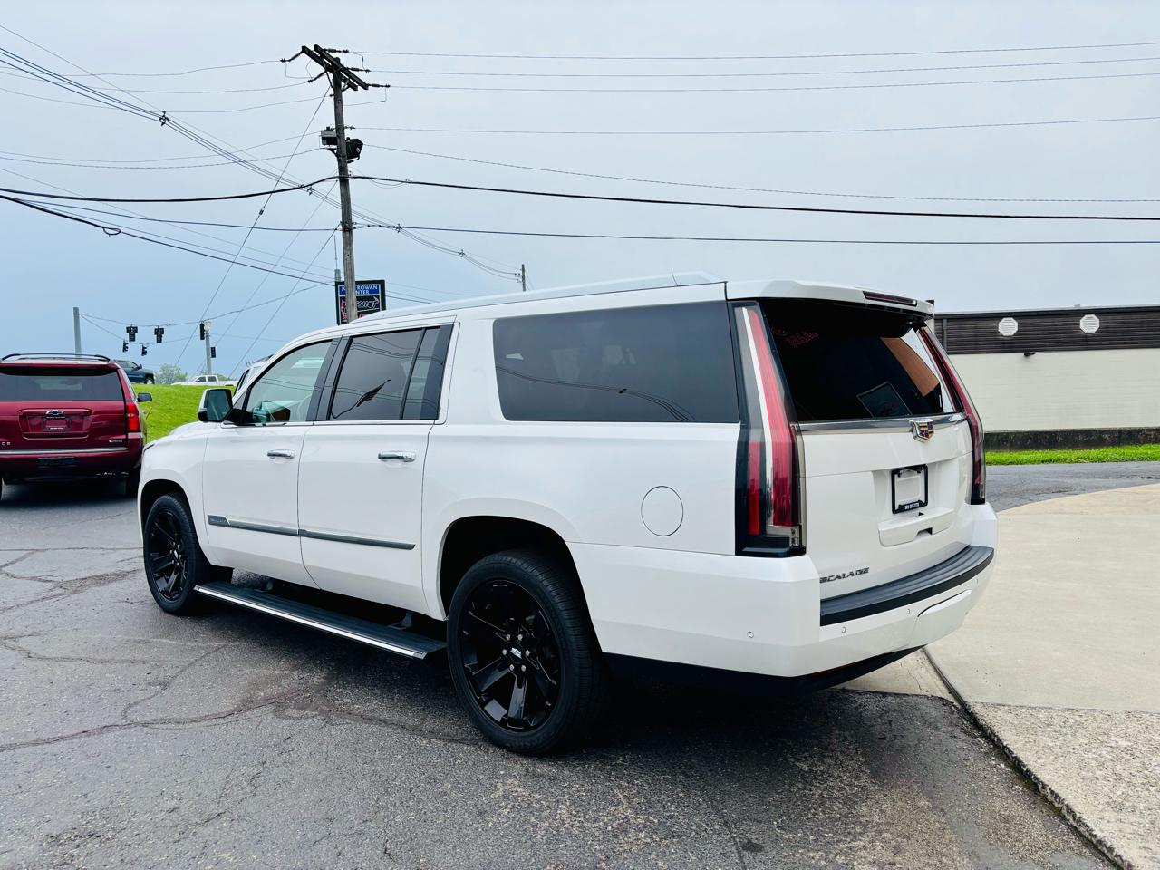 Cadillac Escalade ESV 4WD 4dr Premium Luxury 2018