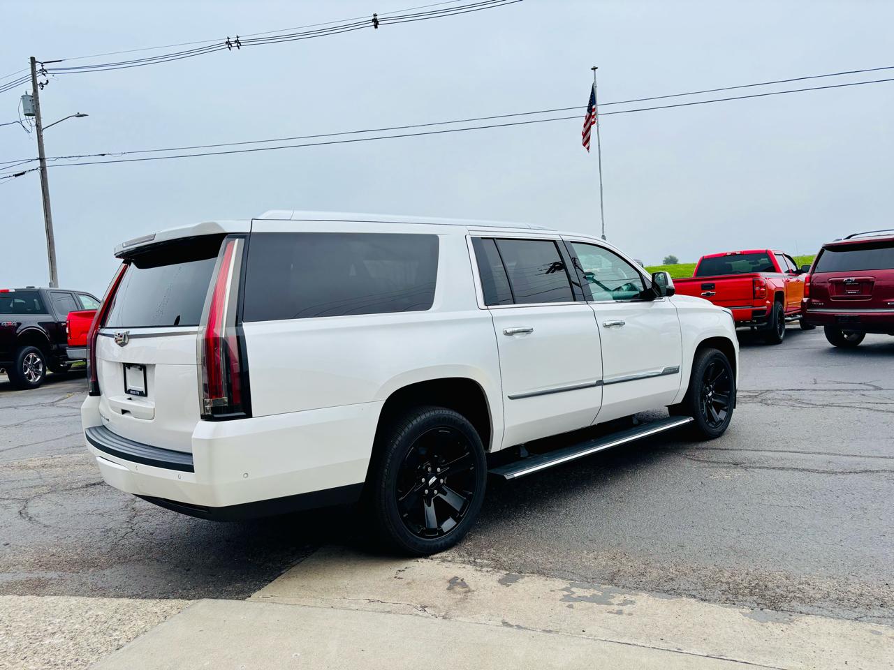 Cadillac Escalade ESV 4WD 4dr Premium Luxury 2018