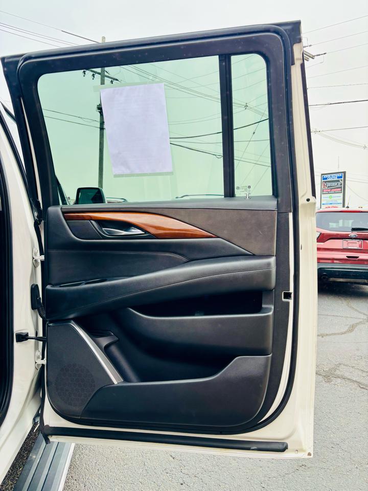 Cadillac Escalade ESV 4WD 4dr Premium Luxury 2018