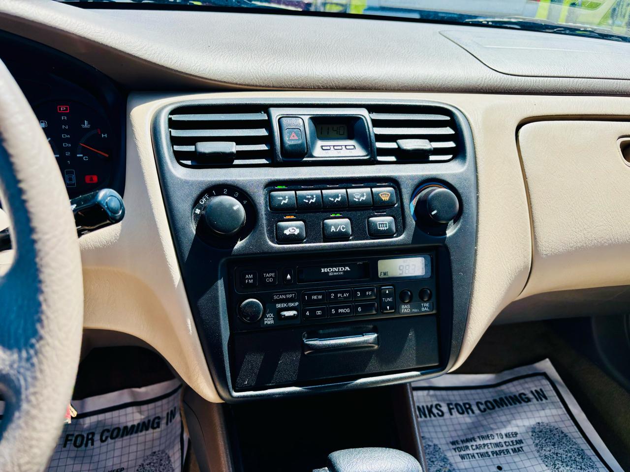 Honda Accord Sdn 4dr Sdn LX Auto ULEV 2000