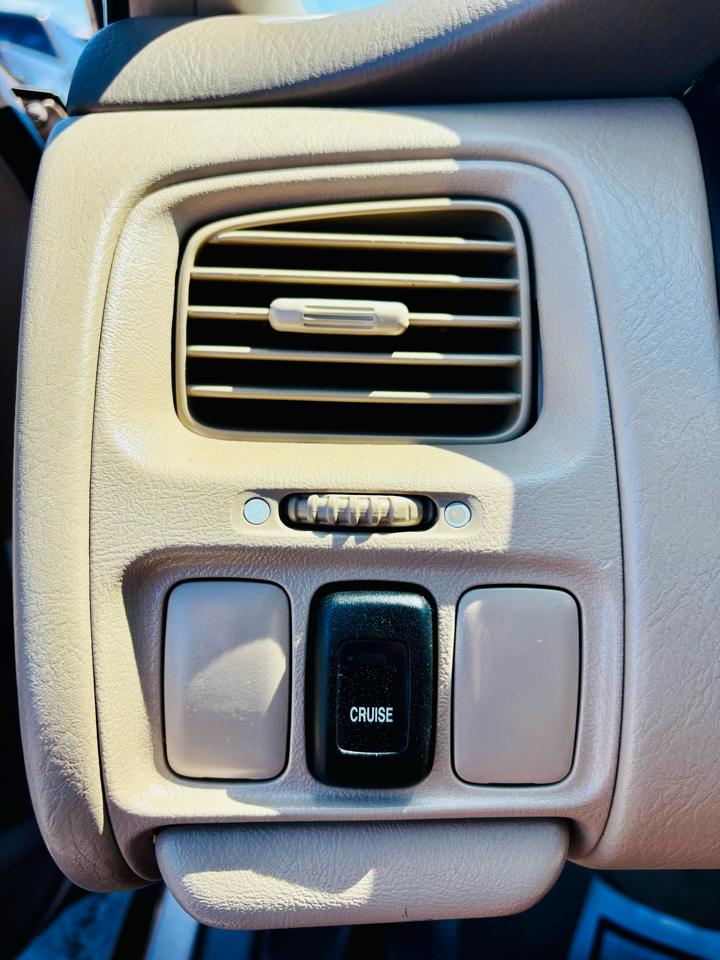 Honda Accord Sdn 4dr Sdn LX Auto ULEV 2000