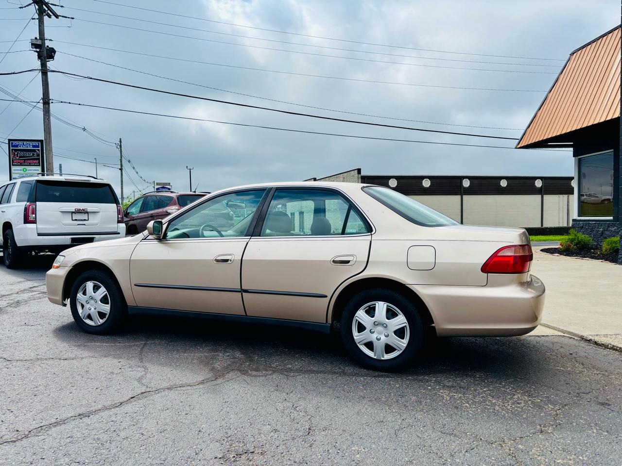 Honda Accord Sdn 4dr Sdn LX Auto ULEV 2000