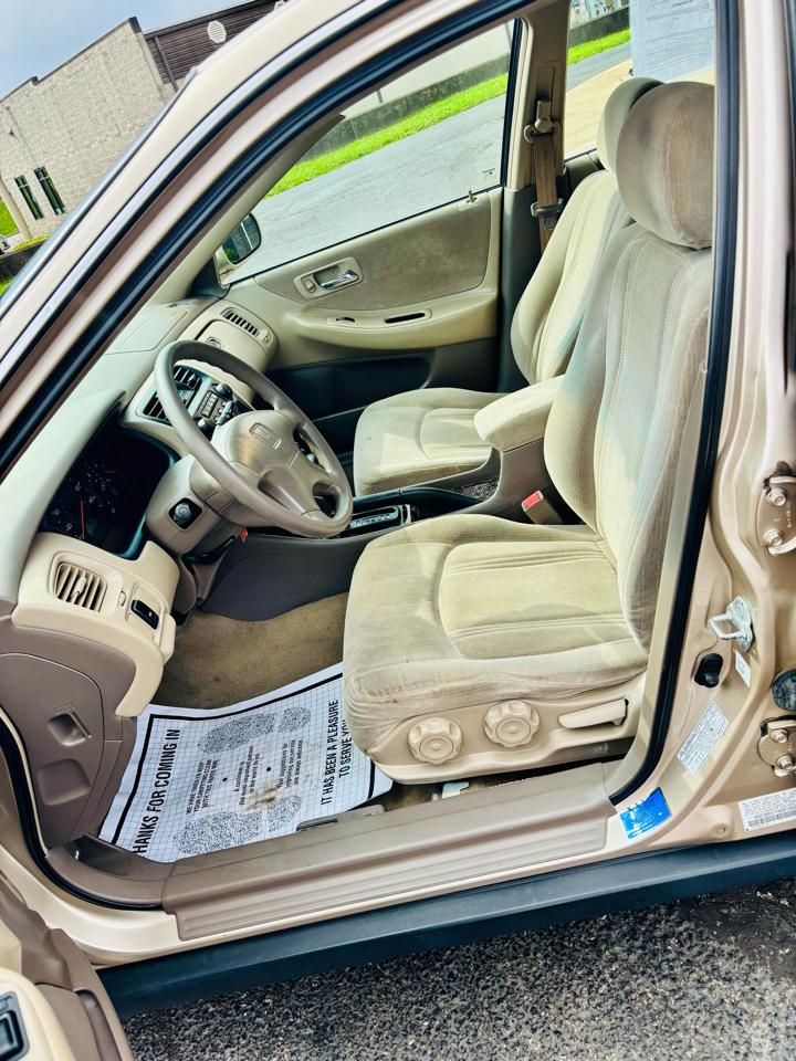 Honda Accord Sdn 4dr Sdn LX Auto ULEV 2000