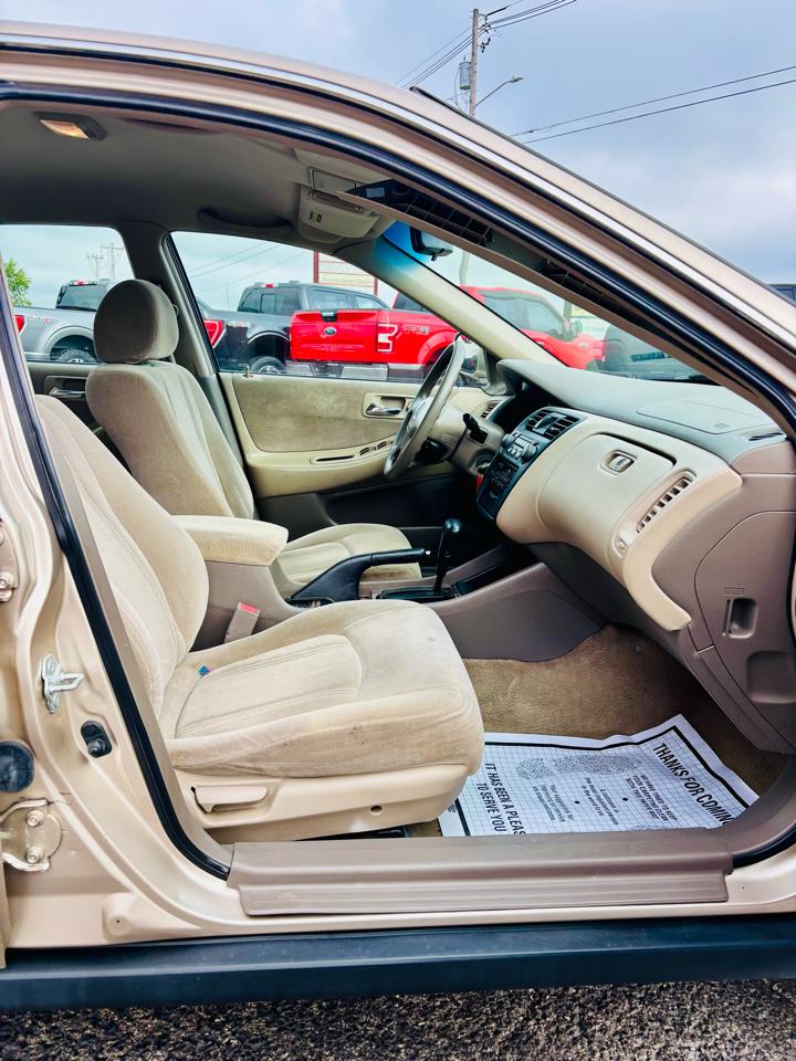 Honda Accord Sdn 4dr Sdn LX Auto ULEV 2000