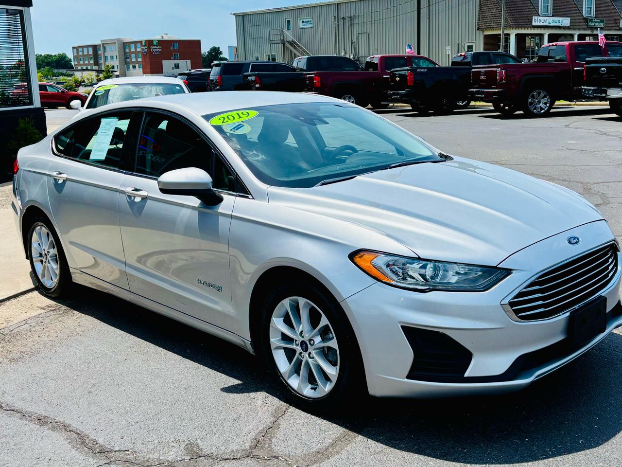 Ford Fusion Hybrid SE FWD 2019