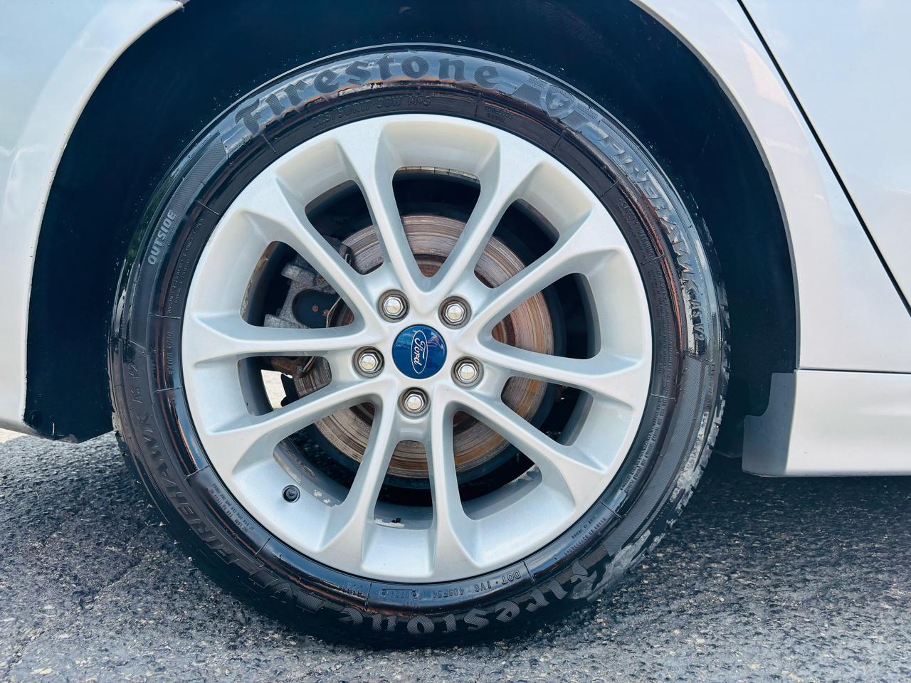 Ford Fusion Hybrid SE FWD 2019