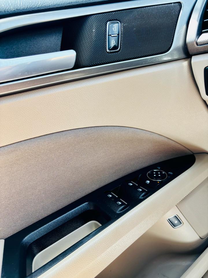 Ford Fusion Hybrid SE FWD 2019