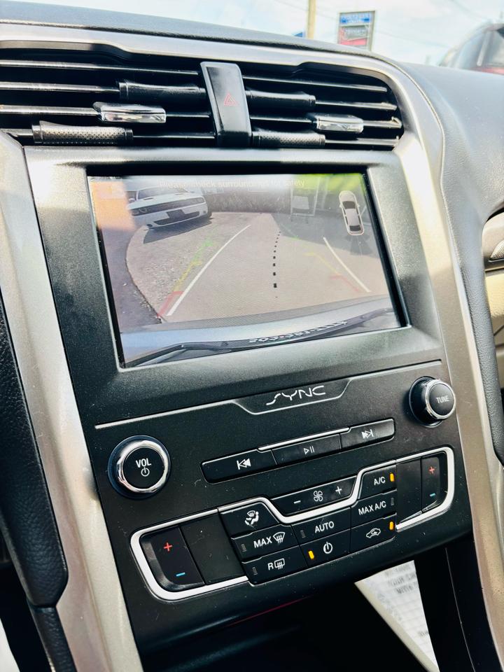 Ford Fusion Hybrid SE FWD 2019