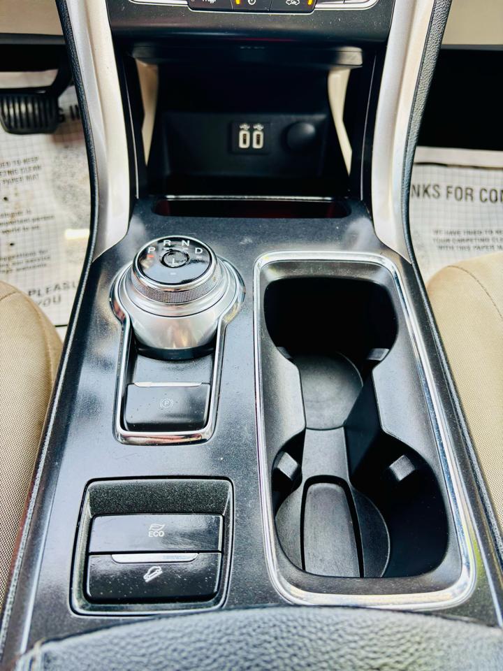 Ford Fusion Hybrid SE FWD 2019