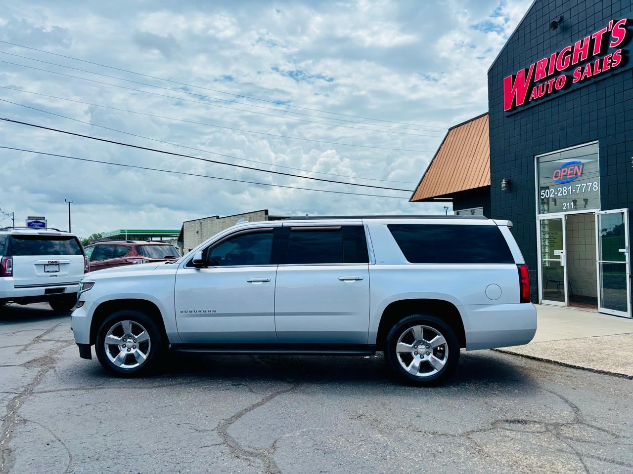 Chevrolet Suburban 4WD 4dr 1500 LT 2016