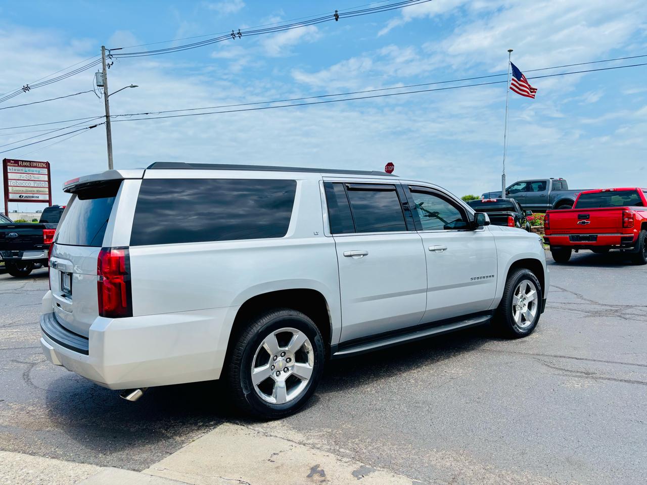 Chevrolet Suburban 4WD 4dr 1500 LT 2016
