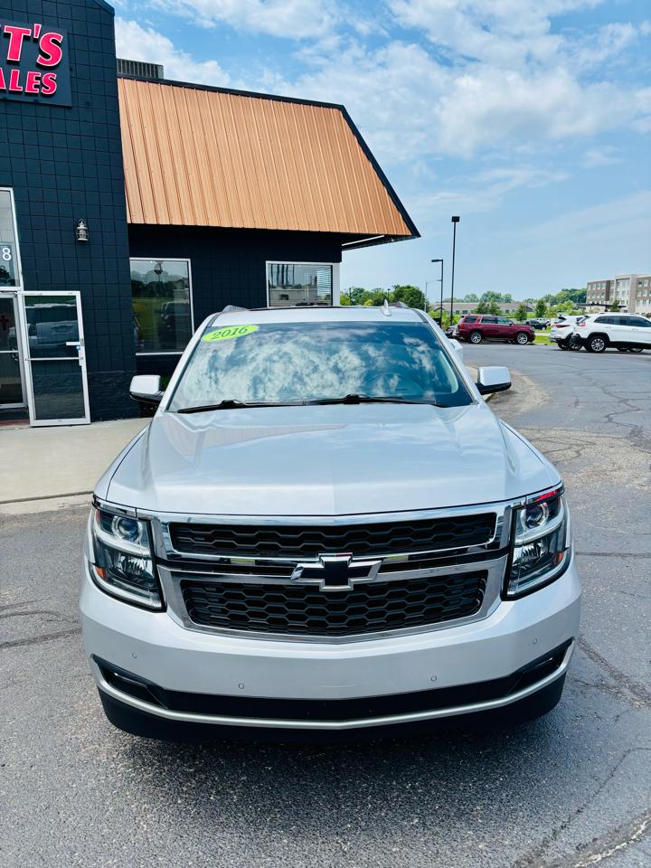 Chevrolet Suburban 4WD 4dr 1500 LT 2016