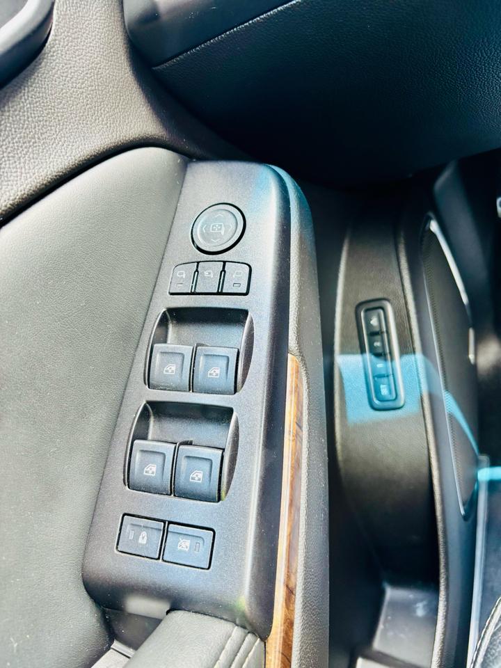 Chevrolet Suburban 4WD 4dr 1500 LT 2016