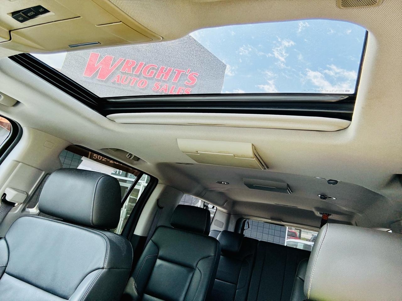 Chevrolet Suburban 4WD 4dr 1500 LT 2016