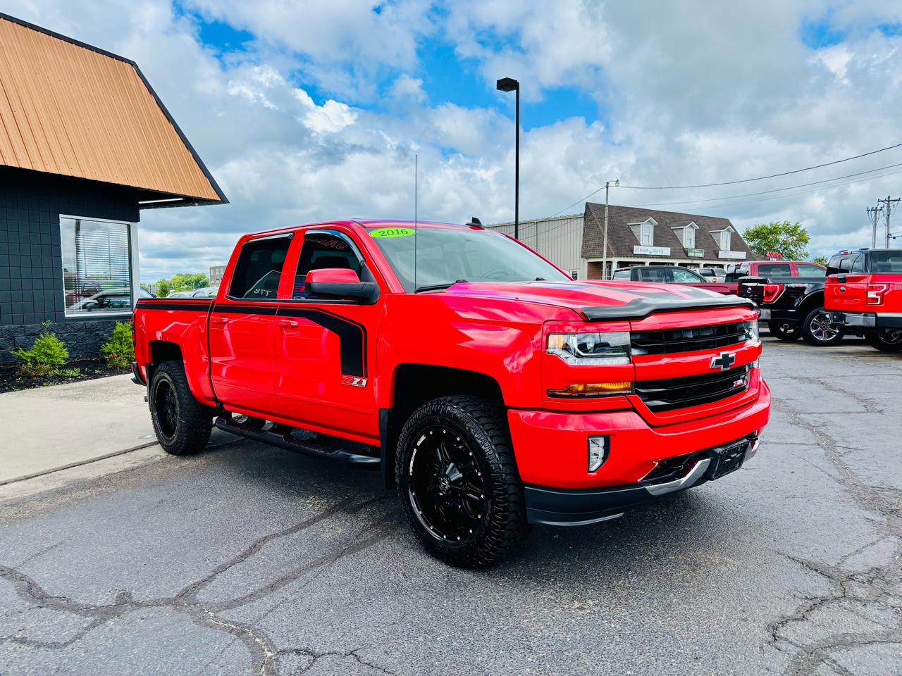 Chevrolet Silverado 1500 4WD Crew Cab 143.5" LT w/2LT 2016