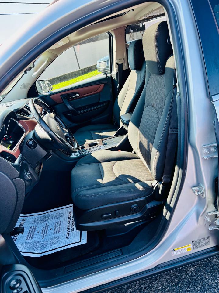 Chevrolet Traverse AWD 4dr LT w/1LT 2017