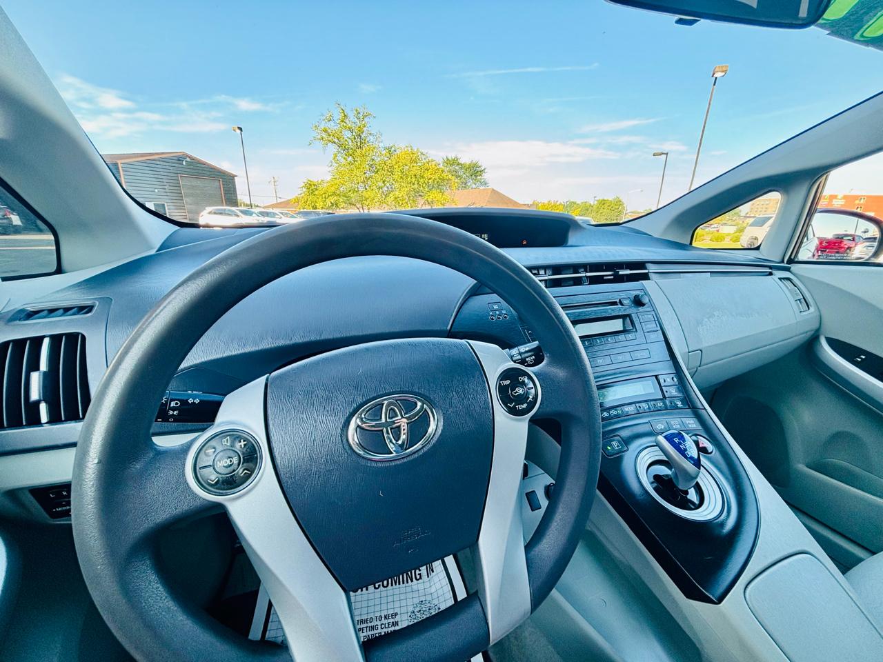 Toyota Prius 5dr HB I (Natl) 2011