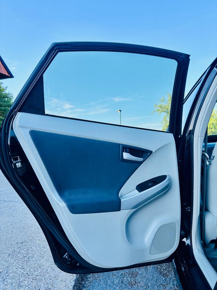 Toyota Prius 5dr HB I (Natl) 2011