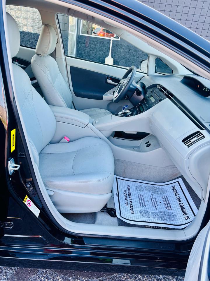Toyota Prius 5dr HB I (Natl) 2011