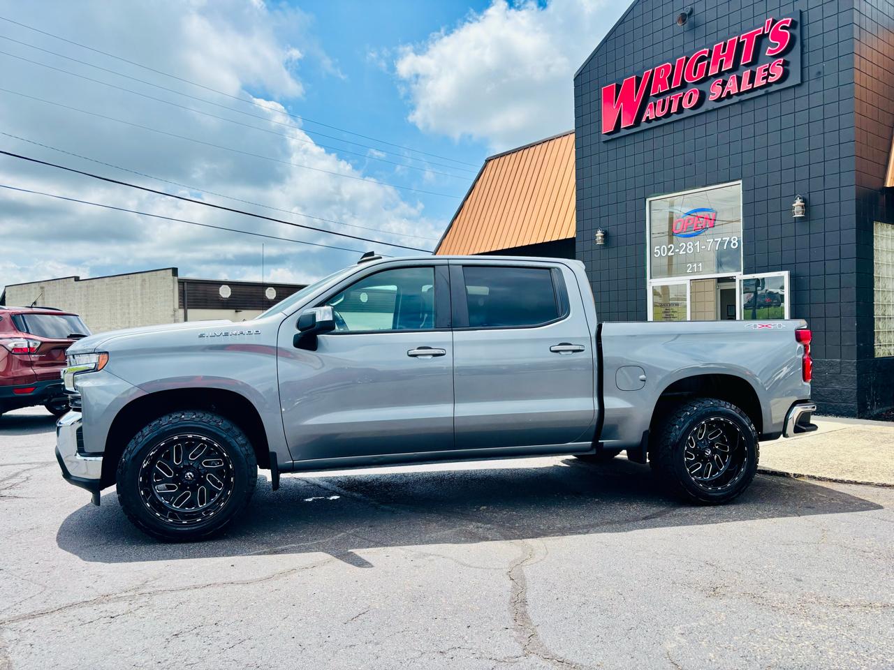 Chevrolet Silverado 1500 4WD Crew Cab 147" LT 2020