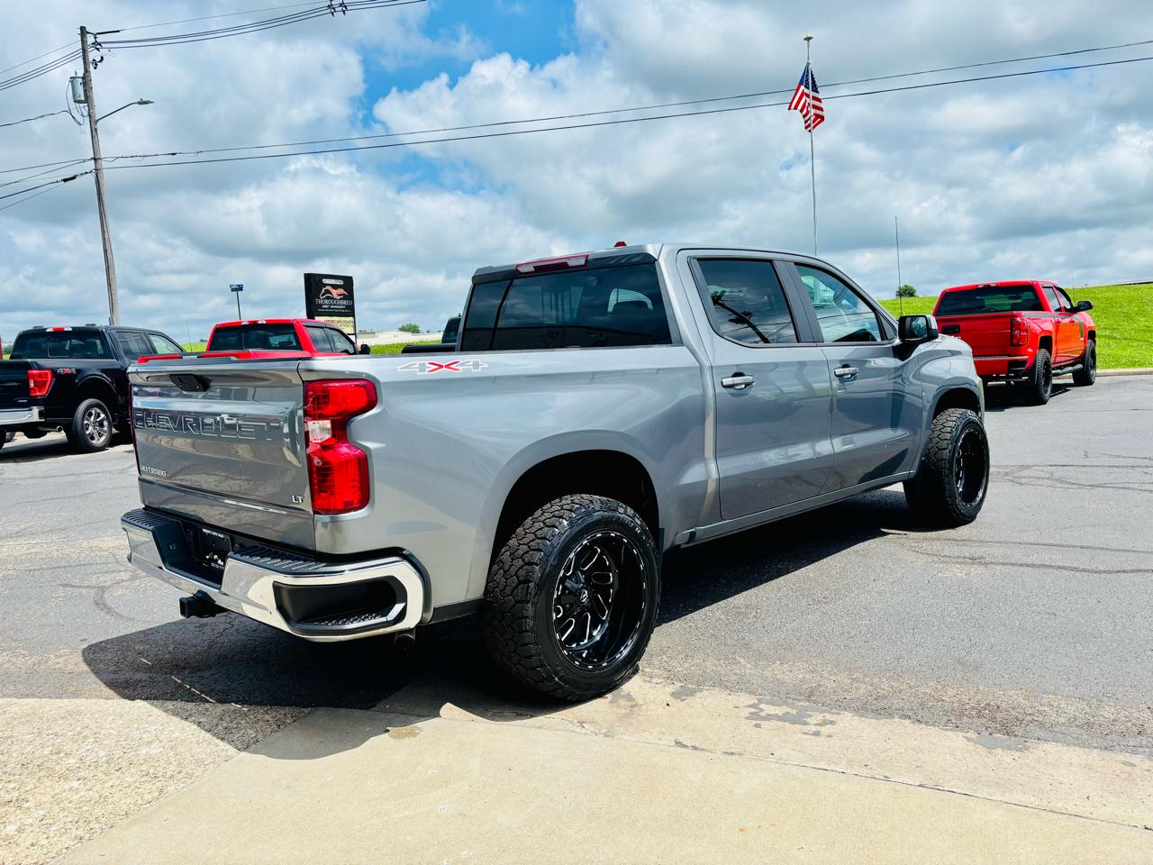 Chevrolet Silverado 1500 4WD Crew Cab 147" LT 2020