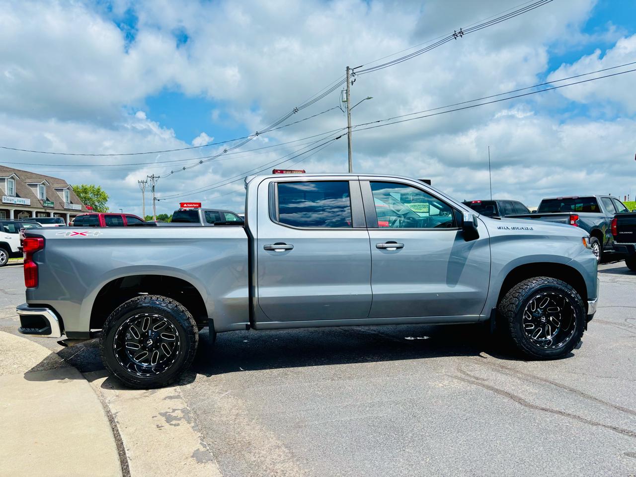 Chevrolet Silverado 1500 4WD Crew Cab 147" LT 2020