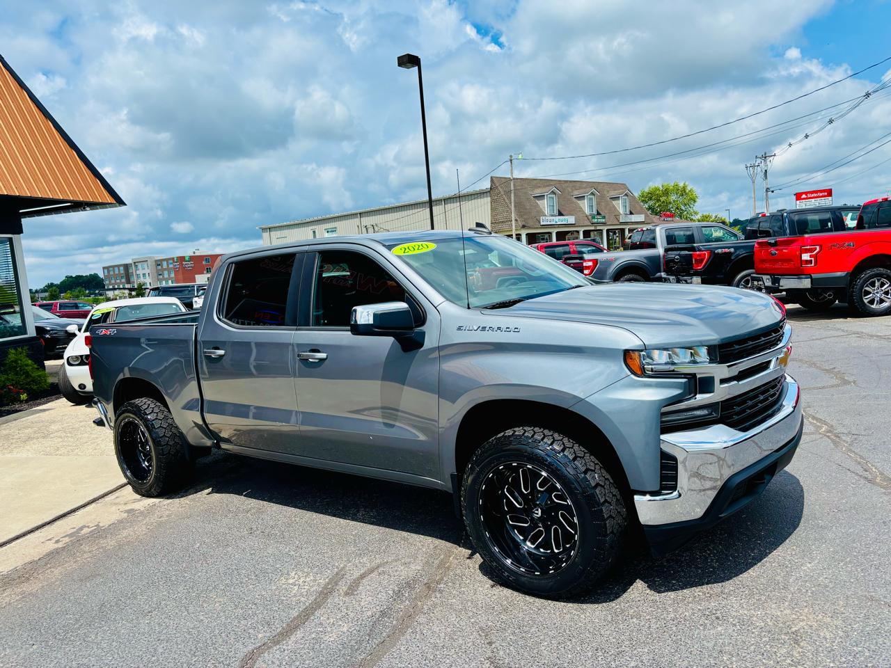 Chevrolet Silverado 1500 4WD Crew Cab 147" LT 2020