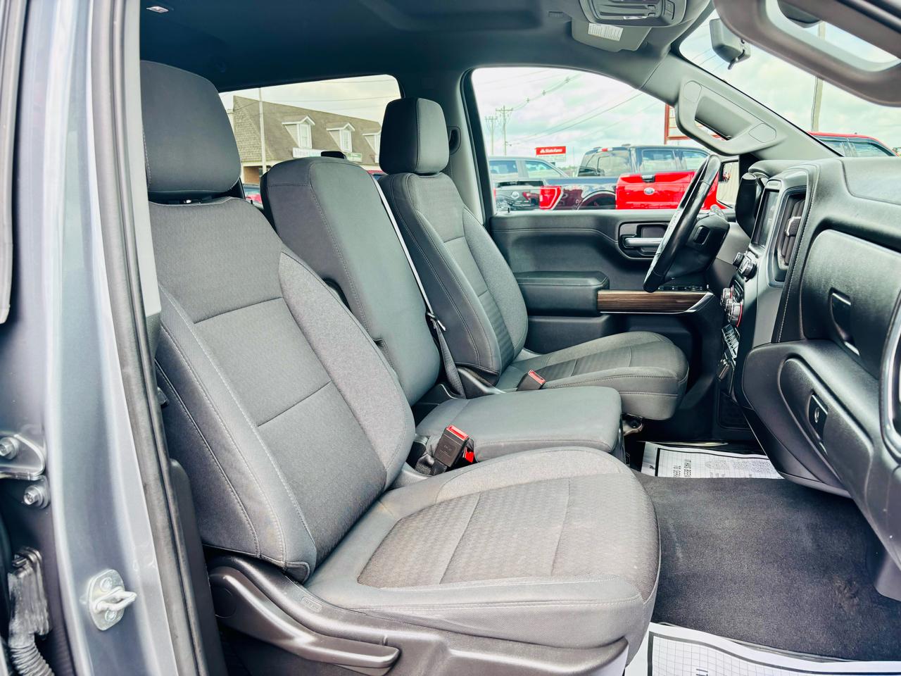 Chevrolet Silverado 1500 4WD Crew Cab 147" LT 2020