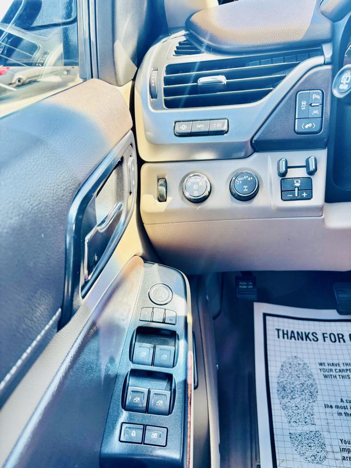 Chevrolet Tahoe 4WD 4dr Premier 2018